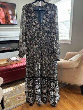 Old Navy Black and Cream Floral Maxi Dress